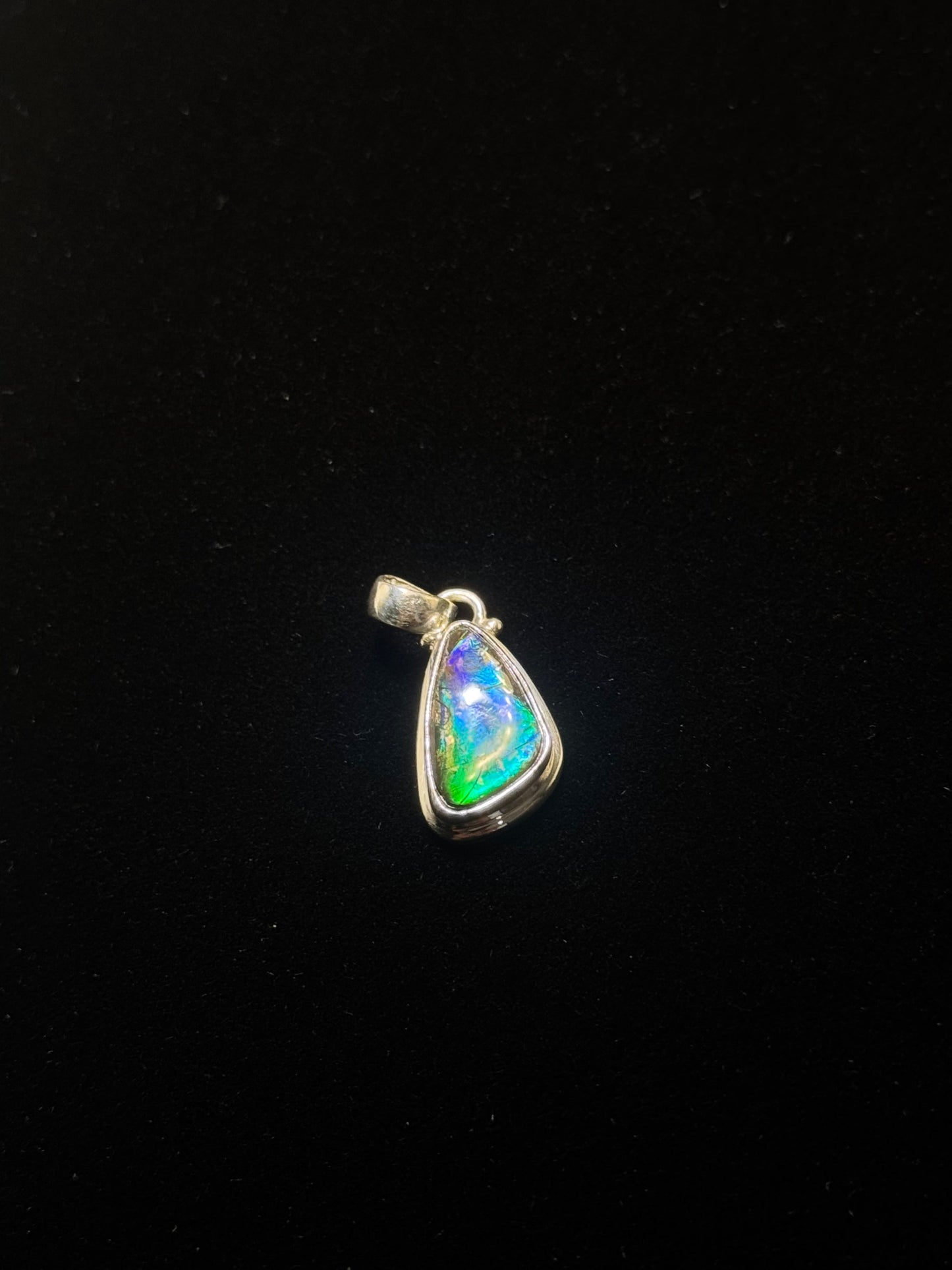 ammolite pendant