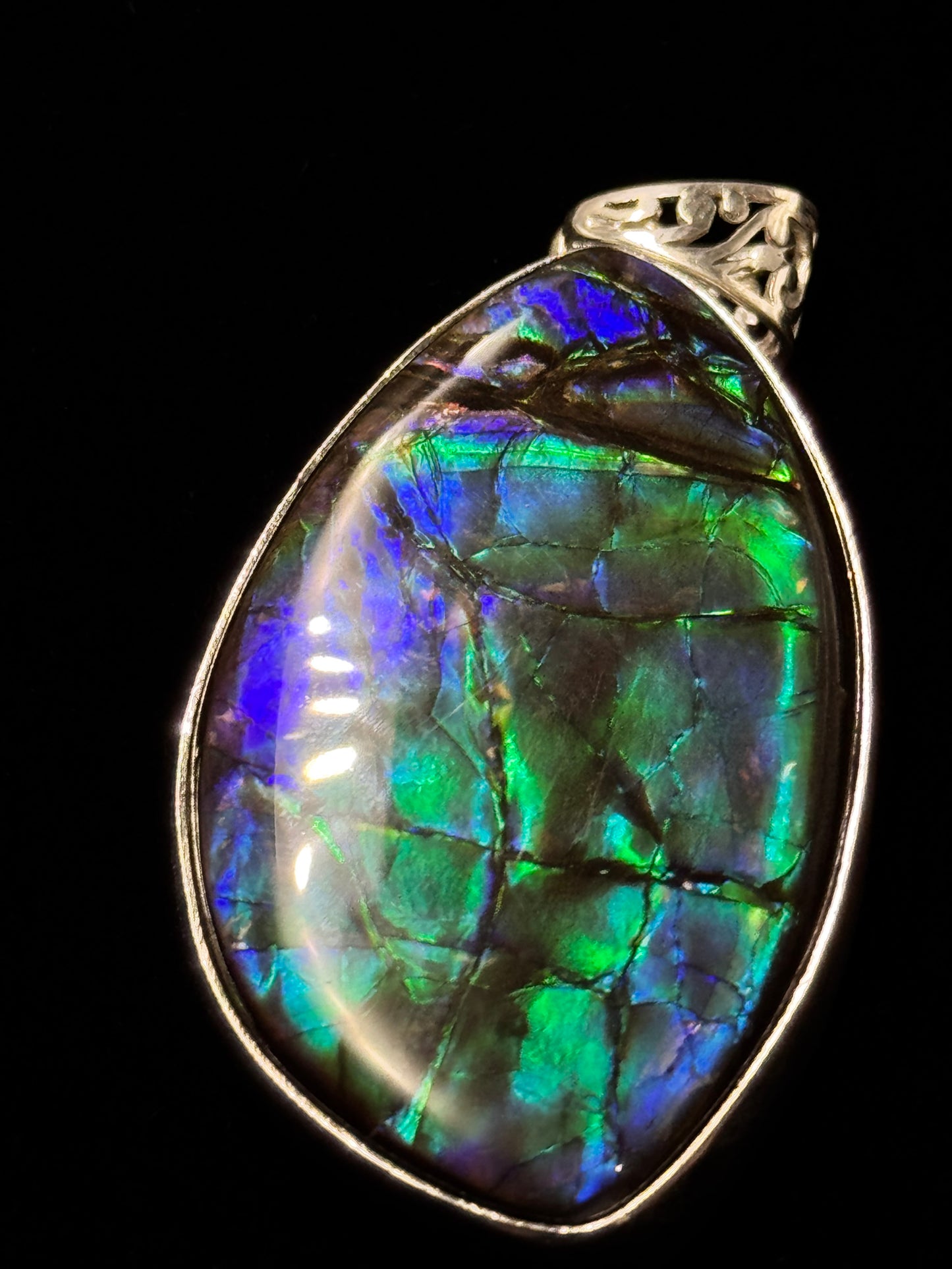 ammolite pendant