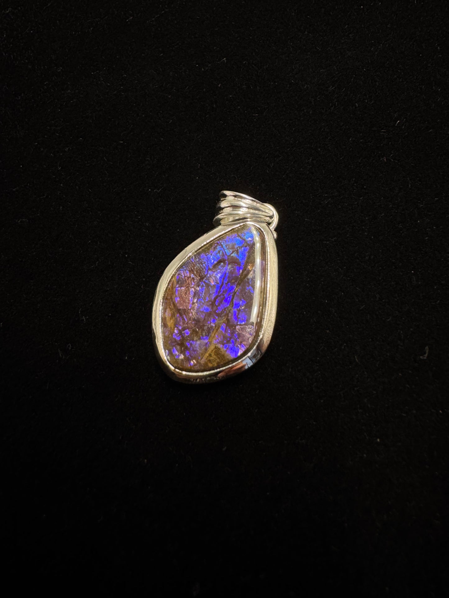ammolite pendant