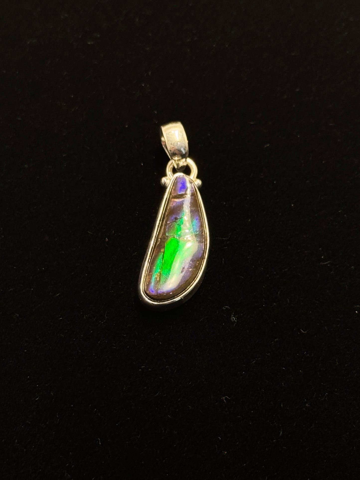 ammolite pendant