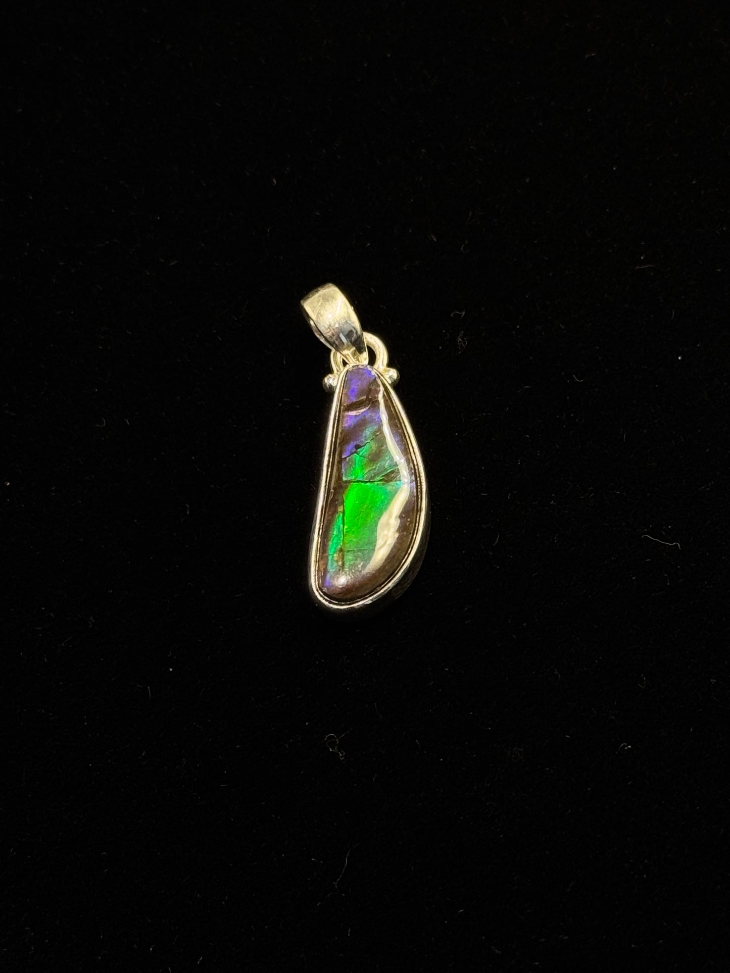 ammolite pendant