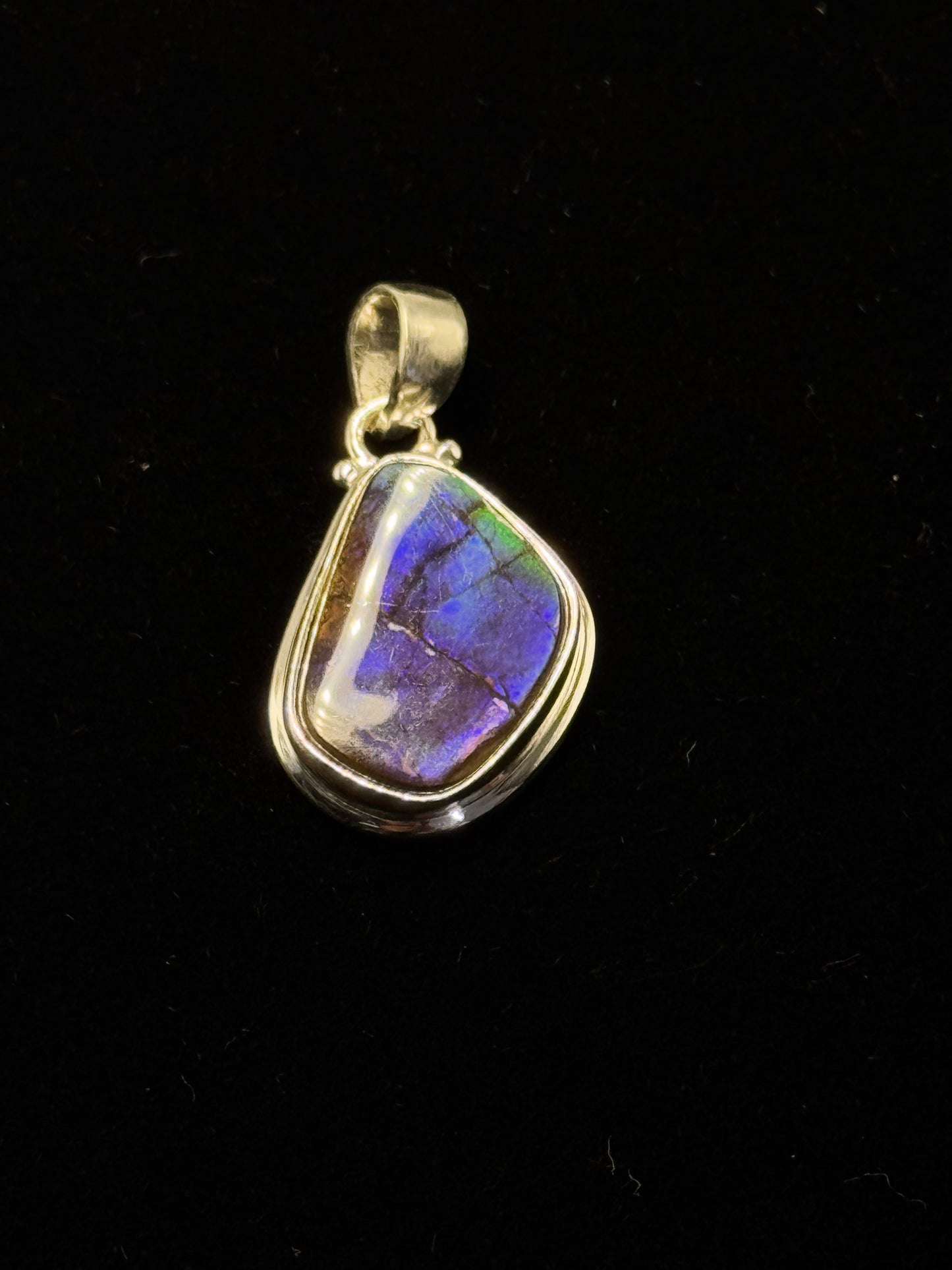 ammolite pendant