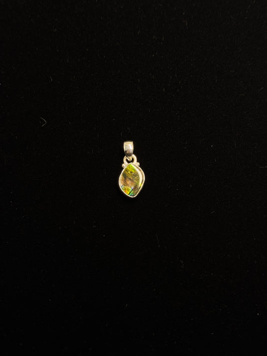 ammolite pendant