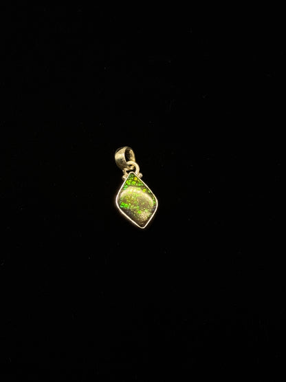 ammolite pendant